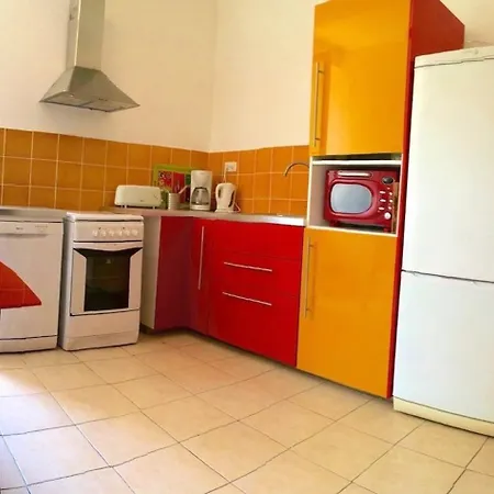 Apartment Avec Jardin Dans Rocaille